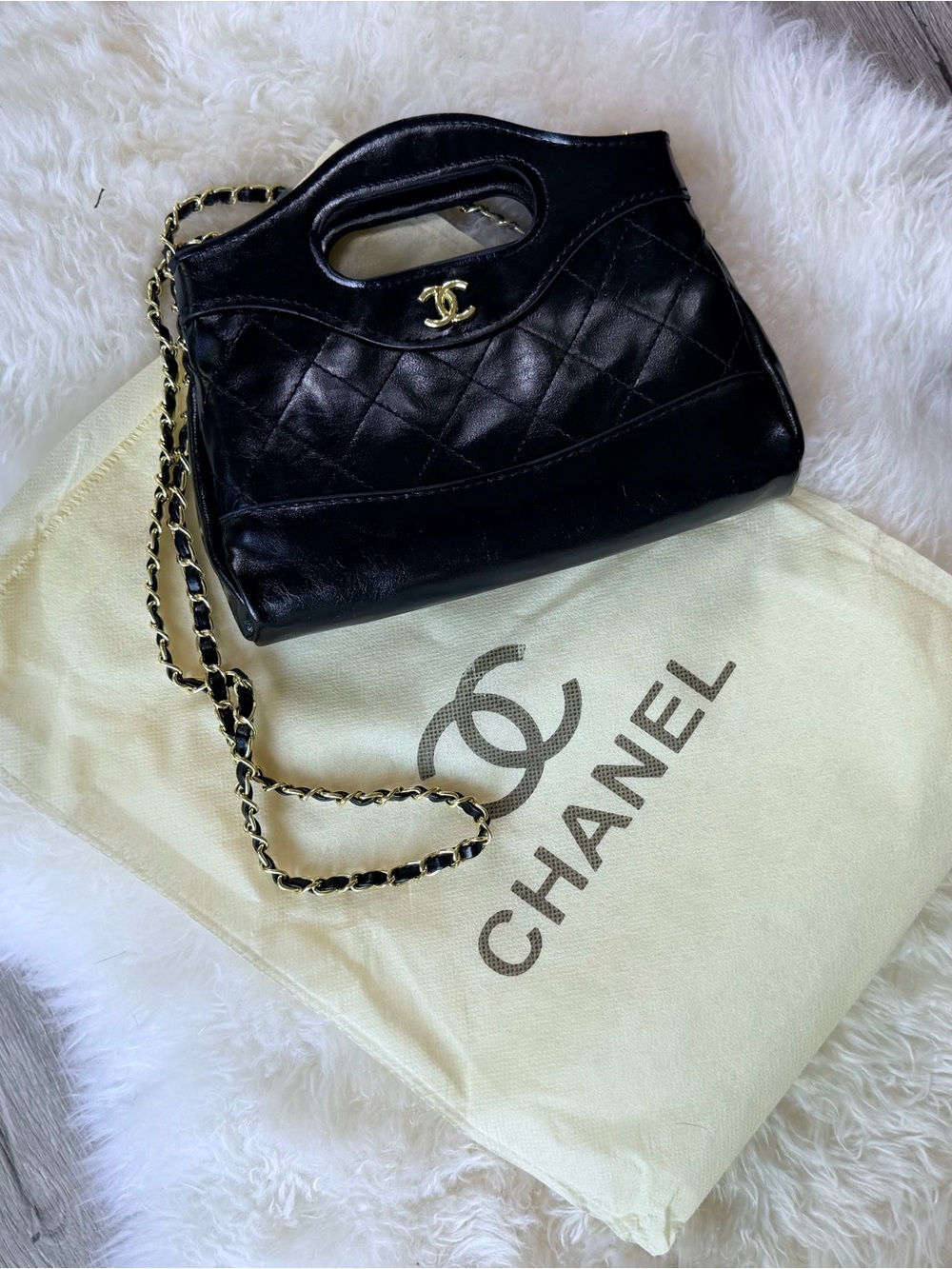 Fashion Chanel Black Mini Nano 22 Handbag w Red Interior NEW in Branded Dust Bag